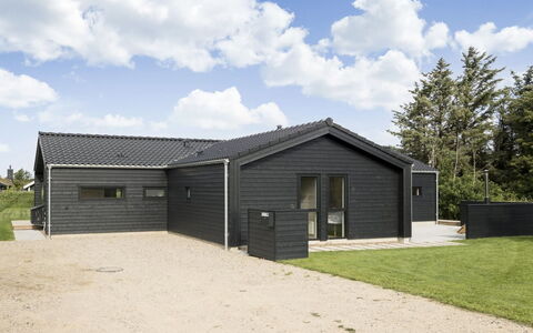 Faidra - 1.1Km from the Sea: Estate, Schatten, Auffahrt, Bauernhaus
