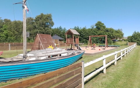 Franzisca - 200M to the Fjord: Holz, Pole, Planke, Schatten, Schuppen, Park, Garten, Hartholz, Gartenbauten, Spielmittel