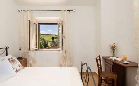 Villa Gori: Wand, Möbel, Interior Design, Flooring, Fussboden, Decke, Schlafzimmer, Zimmer, Zuhause, Bett