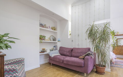 Central Cozy Nest With Parking, Bogliasco: Möbel, Interior Design, Wand, Flooring, Fussboden, Holz, Couch, Zuhause, Wohnzimmer, Zimmer
