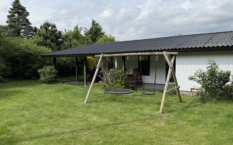 Rikkart - 400M from the Sea: Estate, Schatten, Auffahrt, Bauernhaus