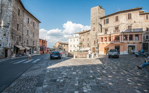 Casa Alloro, Ac, Wifi, Narni: Gebäude, Wand, Fenster, Stadt, Strassenbelag, \Stadt, Fassade, Nachbarschaft, Strasse, Die Architektur
