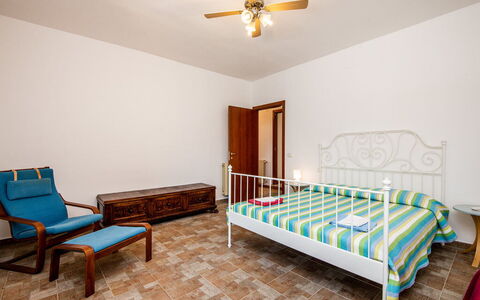 Casa Alloro, Ac, Wifi, Narni: Möbel, Interior Design, Flooring, Fussboden, Holz, Bett, Zimmer, Schlafzimmer, Decke, Wohnung