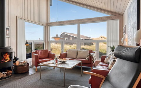 Elni - 350M from the Sea: Holz, Zuhause, Veranda, Deck, Hartholz, Dach, Holzbeize, Holzboden, Eco Hotel