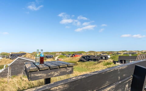 Elni - 350M from the Sea: Holz, Zuhause, Veranda, Deck, Hartholz, Dach, Holzbeize, Holzboden, Eco Hotel