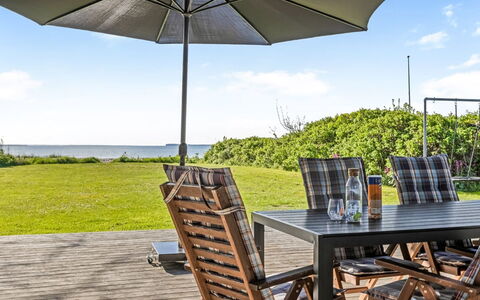 Ørn - 5M from the Sea: Estate, Schatten, Auffahrt, Bauernhaus