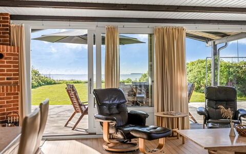Ørn - 5M from the Sea: Estate, Schatten, Auffahrt, Bauernhaus