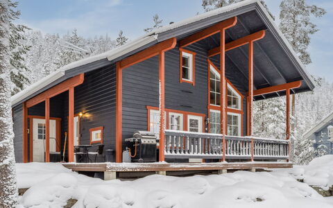 Blue Lake Villa: Bett, Möbel, Schlafzimmer, Interior Design, Bedding, Bettdecke, Flooring, Holz, Fussboden, Zimmer