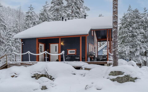Blue Lake Villa: Bett, Möbel, Schlafzimmer, Interior Design, Bedding, Bettdecke, Flooring, Holz, Fussboden, Zimmer