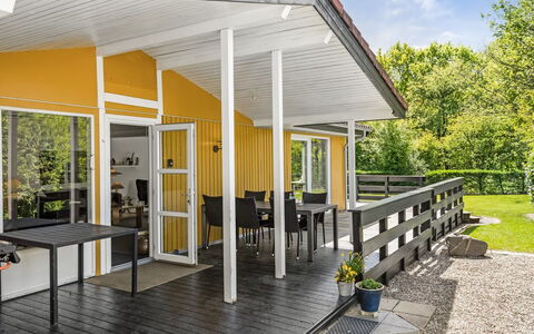 Frethi - 30Km from the Sea: Holz, Veranda, Zuhause, Hütte, Deck, Schatten, Estate, Abstellgleis, Hartholz, Garten