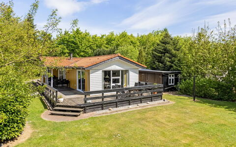 Frethi - 30Km from the Sea: Veranda, Hütte, Fahrrad, Zaun, Gartenbauten, Garten