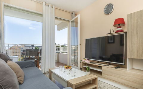 Montcada: Interior Design, Flooring, Möbel, Fussboden, Wohnung, Zimmer, Zuhause, Decke, Holzboden, Wohnzimmer