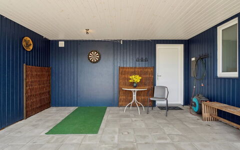 Snari - 700M from the Sea: Flooring, Wand, Fussboden, Interior Design, Holz, Decke, Holzboden, Beleuchtung, Möbel, Laminatboden