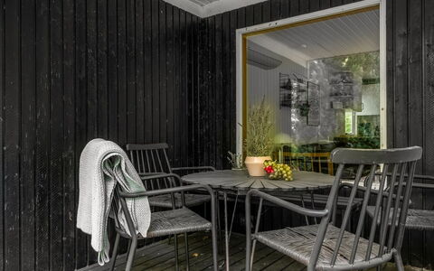 Gitten - from the Sea: Holz, Zuhause, Veranda, Deck, Hartholz, Dach, Holzbeize, Holzboden, Eco Hotel