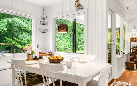 Gitten - from the Sea: Möbel, Interior Design, Flooring, Holz, Light Fixture, Decke, Fussboden, Esszimmer, Tabelle, Leuchter