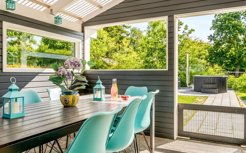 Rathi - from the Sea: Estate, Schatten, Auffahrt, Bauernhaus