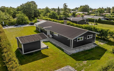 Rathi - from the Sea: Estate, Schatten, Auffahrt, Bauernhaus