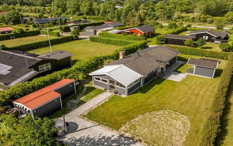 Rathi - from the Sea: Estate, Schatten, Auffahrt, Bauernhaus