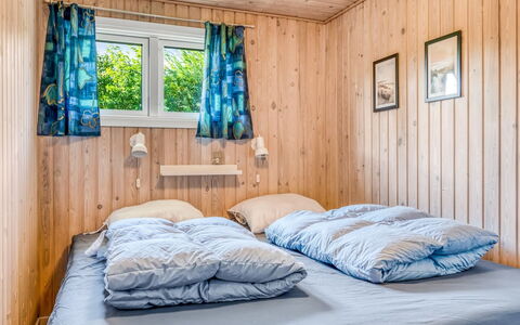 Rathi - from the Sea: Holz, Schlafzimmer, Bett, Interior Design, Bettdecke, Möbel, Zuhause, Bedding, Fussboden, Bettrahmen