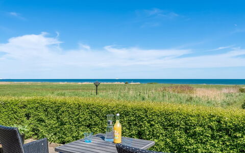 Welma - 200M from the Sea: Blau, Himmel, Möbel, Horizont, Gartenmöbel, Meer, Tisch Im Freien, Tabelle, Küsten Und Ozeanische Forms, Ozean