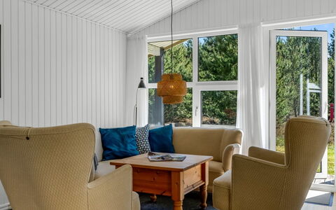 Balthasar - 400M from the Sea: Interior Design, Möbel, Holz, Decke, Flooring, Zimmer, Fussboden, Couch, Wohnzimmer, Zuhause