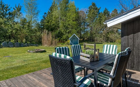 Balthasar - 400M from the Sea: Möbel, Gartenmöbel, Stuhl, Tabelle, Tisch Im Freien, Schatten, Garten, Hartholz, Hinterhof, Küche & Esszimmer Tisch