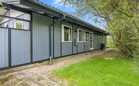 Aatos - 150M from the Sea: Estate, Schatten, Auffahrt, Bauernhaus