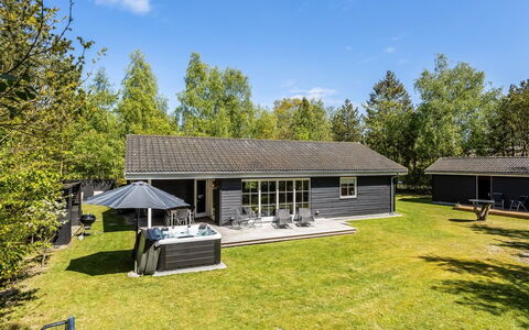 Marlena - 1.1Km from the Sea: Dach, Haus, Wohngebiet, Zuhause, Estate, Hütte, Design