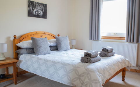 Tulum Bay: Bett, Bedding, Möbel, Schlafzimmer, Bettdecke, Interior Design, Holz, Linens, Flooring, Fussboden
