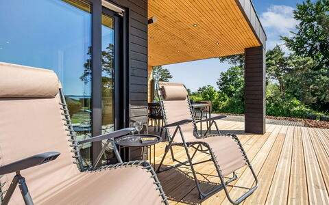 Arjuna - 750M from the Sea: Holz, Zuhause, Veranda, Deck, Hartholz, Dach, Holzbeize, Holzboden, Eco Hotel