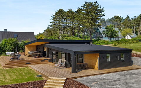 Arjuna - 750M from the Sea: Holz, Zuhause, Veranda, Deck, Hartholz, Dach, Holzbeize, Holzboden, Eco Hotel