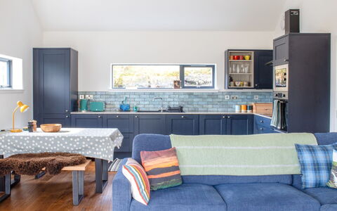 Tigh Na Allt: Möbel, Interior Design, Flooring, Küche, Holz, Decke, Fussboden, Zimmer, Cabinetry, Beleuchtung
