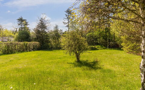 Naina - 200M from the Sea: Blau, Strauch, Hütte, Ground, Garten, Estate, Schatten, Landscaping, Bauernhaus, Eco Hotel