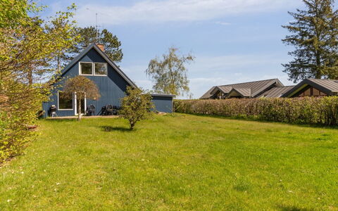 Naina - 200M from the Sea: Blau, Strauch, Hütte, Ground, Garten, Estate, Schatten, Landscaping, Bauernhaus, Eco Hotel