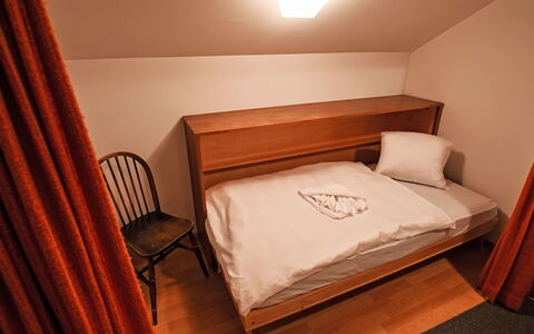 La Prada Wohnung 119: Gebäude, Haus, Wohngebiet, Zuhause, Strauch, Dach, Hütte, Estate, Garten