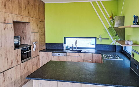 Villa Techelsberg: Flooring, Holz, Interior Design, Fussboden, Countertop, Küche, Möbel, Decke, Cabinetry, Zimmer