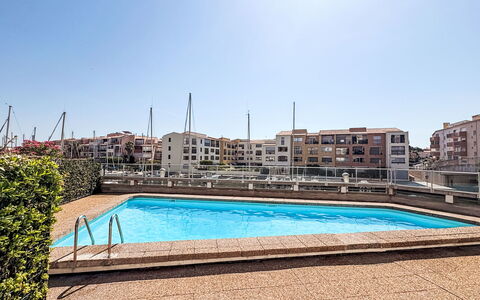 Les Pêcheurs: Schwimmbad, Wohnung, Wohngebiet, Eigentumswohnung, Verbundwerkstoff, Resort, Hotel, Schatten, Balkon, Ferienort