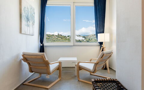 Sanremo 717: Möbel, Interior Design, Fussboden, Zimmer, Stuhl, Wohnung, Decke, Schatten, Wohnzimmer, Fensterabdeckung