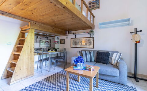 Suite Vogel: Möbel, Interior Design, Holz, Flooring, Fussboden, Zimmer, Wohnung, Decke, Stuhl, Wohnzimmer