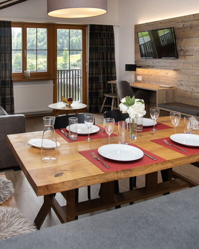 La Siala Apt.28 100.3