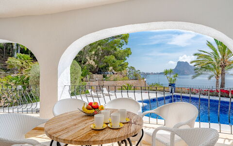 Casela: Möbel, Gartenmöbel, Wohnung, Stuhl, Balkon, Resort, Villa, Eco Hotel, Hotel, Schatten