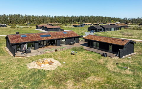 Petri - 1Km from the Sea: Holz, Zuhause, Veranda, Deck, Hartholz, Dach, Holzbeize, Holzboden, Eco Hotel