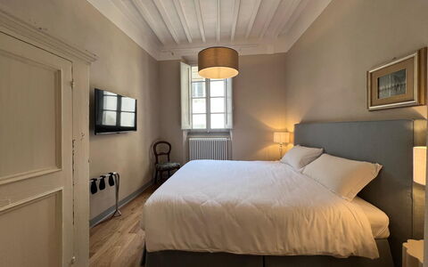 Via Roma 39: Interior Design, Holz, Schlafzimmer, Bett, Decke, Fussboden, Möbel, Flooring, Bettdecke, Bedding