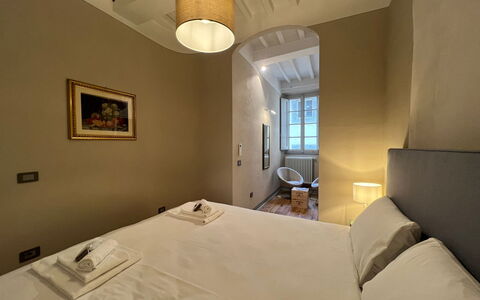 Via Roma 39: Wand, Schlafzimmer, Fussboden, Decke, Bett, Interior Design, Bettdecke, Bedding, Zimmer, Bettrahmen