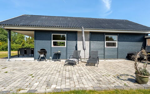 Agneta - 1Km from the Sea