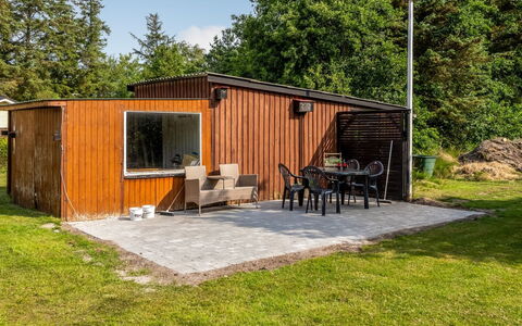 Arben - 900M from the Sea: Holz, Zuhause, Veranda, Deck, Hartholz, Dach, Holzbeize, Holzboden, Eco Hotel