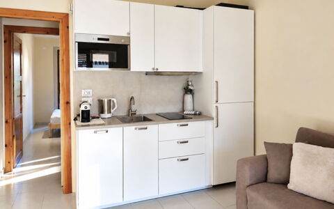Harmony - Holiday and Workation: Möbel, Cabinetry, Interior Design, Flooring, Holz, Countertop, Fussboden, Zimmer, Major Appliance, Küche
