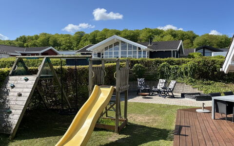 Hoghni - 300M from the Sea: Holz, Zuhause, Veranda, Deck, Hartholz, Dach, Holzbeize, Holzboden, Eco Hotel