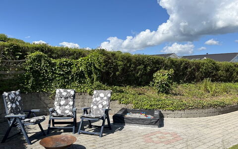 Hoghni - 300M from the Sea: Holz, Zuhause, Veranda, Deck, Hartholz, Dach, Holzbeize, Holzboden, Eco Hotel