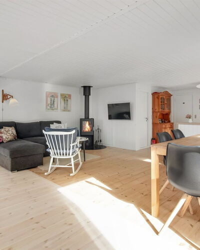 Reeta - 450M from the Sea